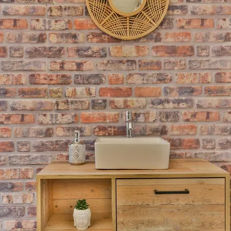 With Garden, Near Station, Downtown Tatil Evi
